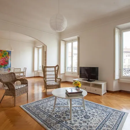 Apt With Balcony - 50 M Far From Pagano M1 ميلان