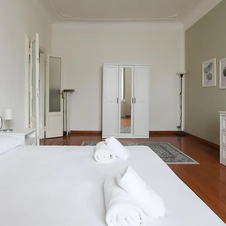 Apt With Balcony - 50 M Far From Pagano M1 شقة