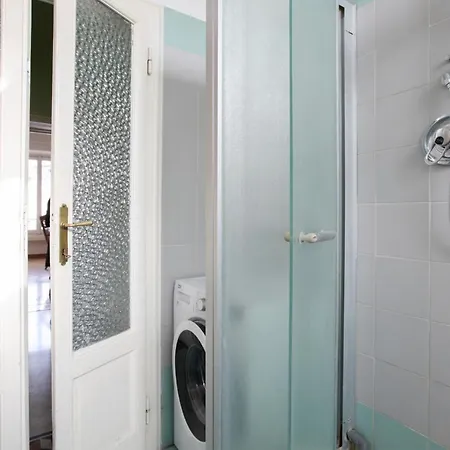 شقة Apt With Balcony - 50 M Far From Pagano M1 ميلان