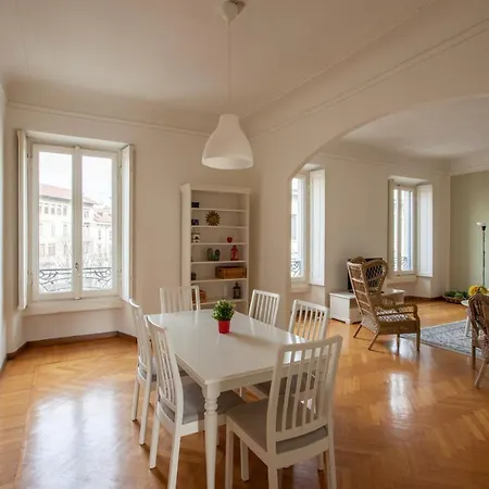 Apt With Balcony - 50 M Far From Pagano M1 ميلان
